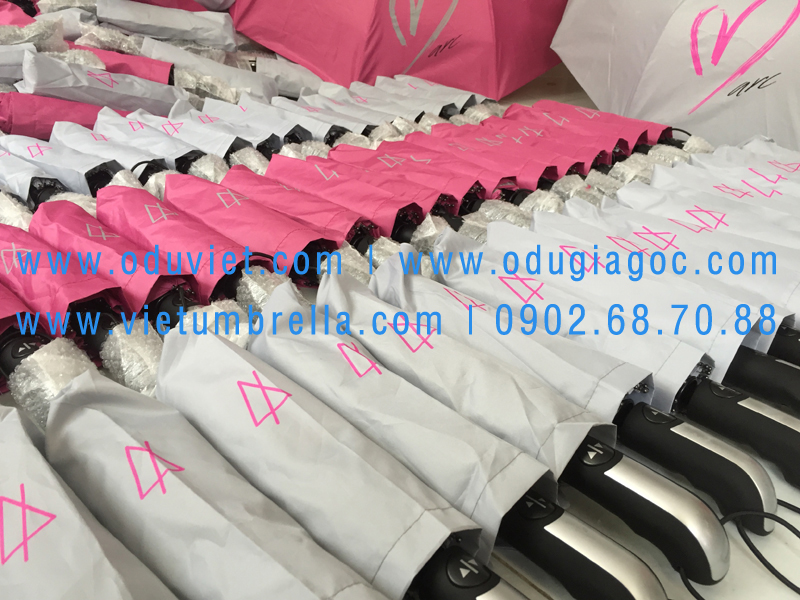 xưởng sản xuất ô dù cầm tay in logo quảng cáo